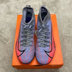 Nike Jr Superfly 8 Club Firm Ground Cleats - size 5 Youth